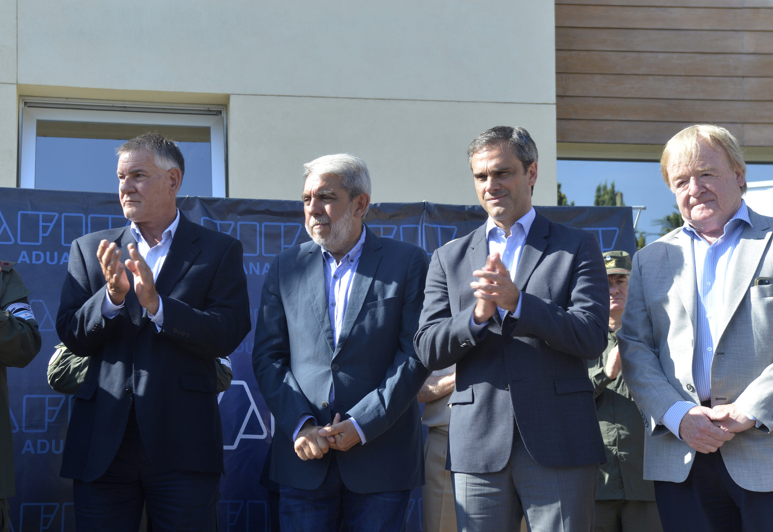 Aníbal Fernández Dirección General de Aduanas DGA Guillermo Michel